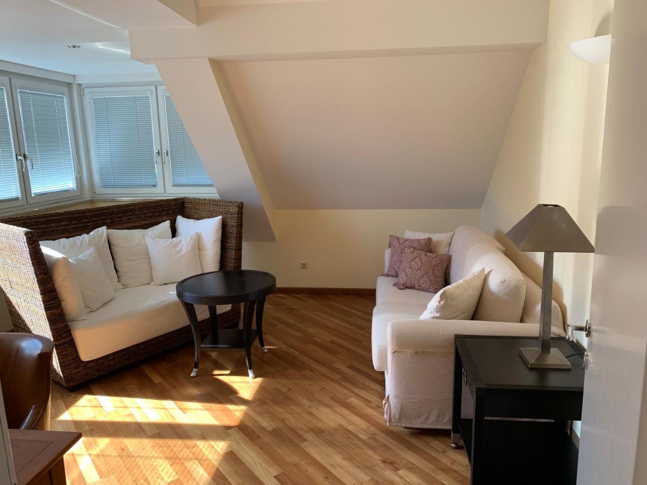 Hotel Csejtei Feldbach Kültér fotó